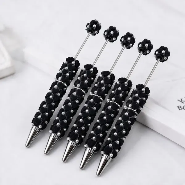 Pack de 5 Plumas con Corazon Negros y Perlas